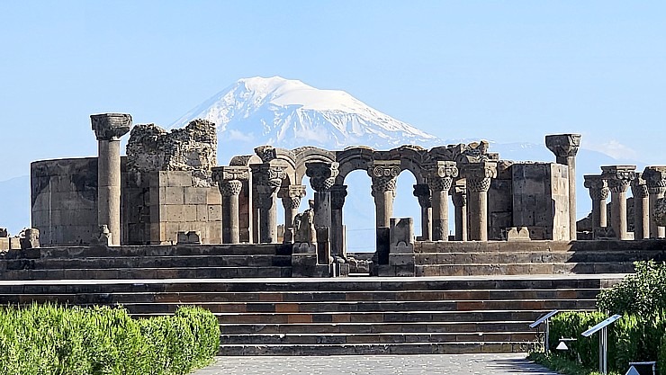 Travelnews.lv iepazīst Zvartnota tempļa drupas Armēnijā, kas ir iekļautas UNESCO sarakstā. Sadarbībā ar airBaltic Travelnews.lv iepazīst Zvartnota tempļa drupas Armēnijā, kas ir iekļautas UNESCO sarakstā. Sadarbībā ar airBaltic 340676