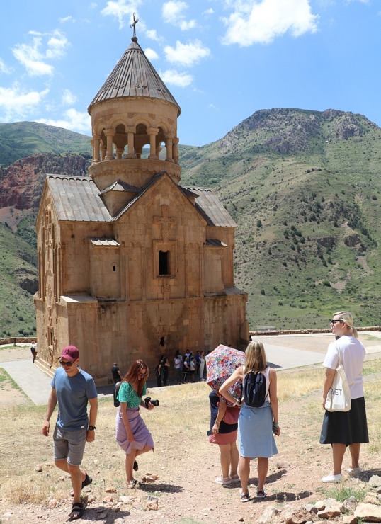 Travelnews.lv apmeklē IX līdz XVI gadsimta klosteru kompleksu Noravank Armēnijā. Sadarbībā ar airBaltic Travelnews.lv apmeklē IX līdz XVI gadsimta klosteru kompleksu Noravank Armēnijā. Sadarbībā ar airBaltic 341119