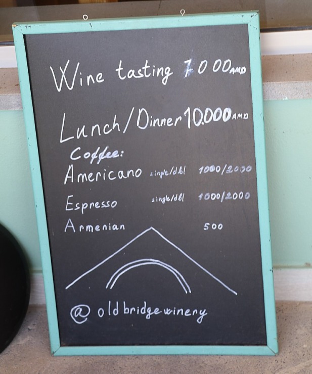 Travelnews.lv izbaudām labākās pusdienas Armēnijas ceļojumā - restorāns «Old Bridge Winery». Sadarbībā ar airBaltic Travelnews.lv izbaudām labākās pusdienas Armēnijas ceļojumā - restorāns «Old Bridge Winery». Sadarbībā ar airBaltic 341325