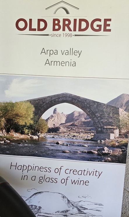 Travelnews.lv izbaudām labākās pusdienas Armēnijas ceļojumā - restorāns «Old Bridge Winery». Sadarbībā ar airBaltic Travelnews.lv izbaudām labākās pusdienas Armēnijas ceļojumā - restorāns «Old Bridge Winery». Sadarbībā ar airBaltic 341334