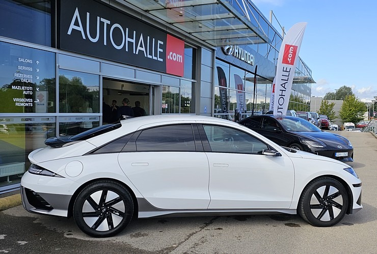 Rīgas autosalonā «Autohalle» tiek prezentēts jaunais «Hyundai Kona Electric» 341405