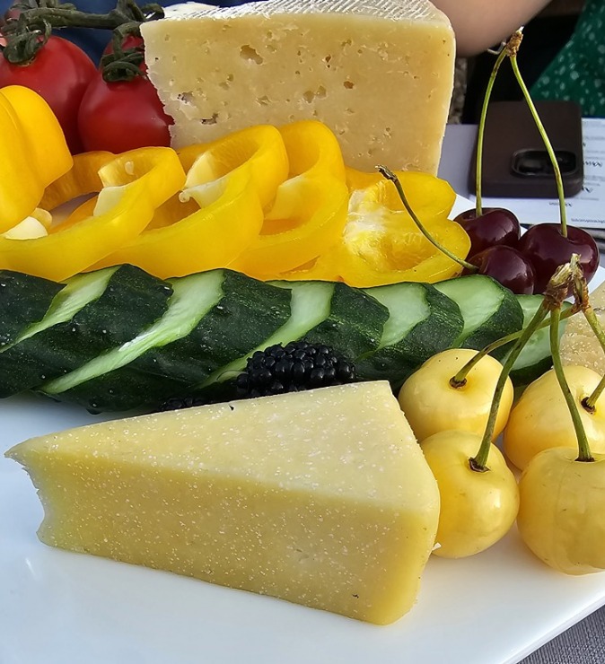 Travelnews.lv Armēnijā izbauda bagātīgas vakariņas vīnogu laukā kopā ar «Areni Wine Winery». Sadarbībā ar airBaltic Travelnews.lv Armēnijā izbauda bagātīgas vakariņas vīnogu laukā kopā ar «Areni Wine Winery». Sadarbībā ar airBaltic 341485