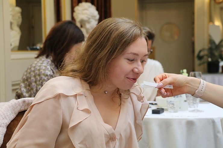 «Tez Tour Latvia» rīko TOP10 tūrisma aģentūrām parfimērijas meistarklasi viesnīcā «Grand Place Hotel Riga» «Tez Tour Latvia» rīko TOP10 tūrisma aģentūrām parfimērijas meistarklasi viesnīcā «Grand Place Hotel Riga» 342334