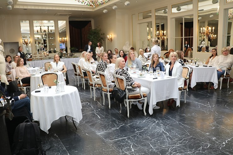 «Tez Tour Latvia» rīko TOP10 tūrisma aģentūrām parfimērijas meistarklasi viesnīcā «Grand Place Hotel Riga» 342314