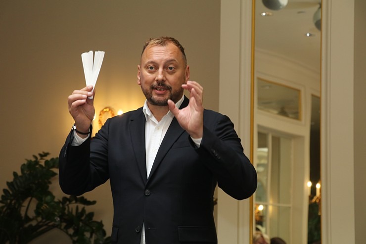 «Tez Tour Latvia» rīko TOP10 tūrisma aģentūrām parfimērijas meistarklasi viesnīcā «Grand Place Hotel Riga» «Tez Tour Latvia» rīko TOP10 tūrisma aģentūrām parfimērijas meistarklasi viesnīcā «Grand Place Hotel Riga» 342317