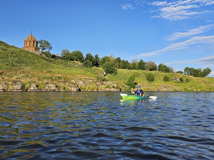 Travelnews.lv iepazīst Armēnijas Marmašena klosteri Ahurjanas ielejā un izbrauc ar kanoe laivām. Sadarbībā ar airBaltic Travelnews.lv iepazīst Armēnijas Marmašena klosteri Ahurjanas ielejā un izbrauc ar kanoe laivām. Sadarbībā ar airBaltic 342776