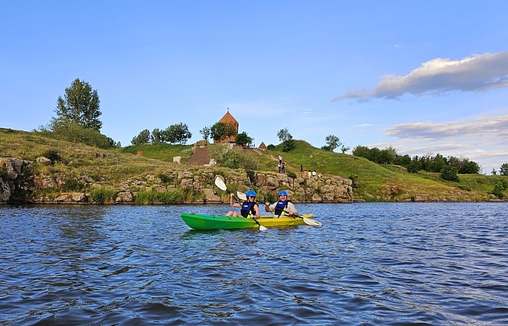 Travelnews.lv iepazīst Armēnijas Marmašena klosteri Ahurjanas ielejā un izbrauc ar kanoe laivām. Sadarbībā ar airBaltic Travelnews.lv iepazīst Armēnijas Marmašena klosteri Ahurjanas ielejā un izbrauc ar kanoe laivām. Sadarbībā ar airBaltic 342779