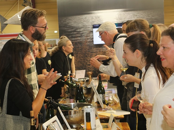 Travelnews.lv izstādē «Riga Food» apmeklē Sidra festivāla apbalvošanas ceremoniju un nodegustē 18 valstu sidrus Travelnews.lv izstādē «Riga Food» apmeklē Sidra festivāla apbalvošanas ceremoniju un nodegustē 18 valstu sidrus 342931