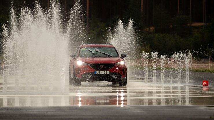 Latvijas salidojumā «CUPRA Summit 2023» pulcējas vairāk nekā 750 spēkrati. Foto: ogilvy.lv 343172