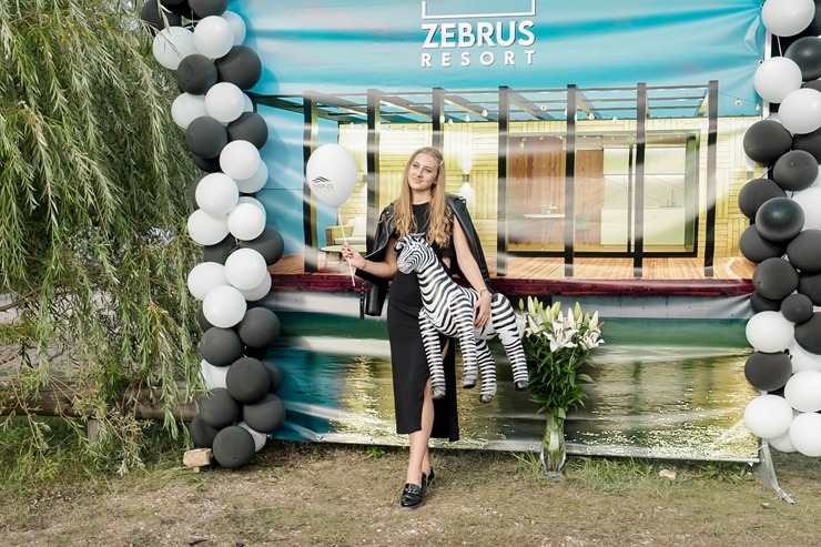 Pie gleznaina ezera Zemgalē atklāj romantiskas naktsmītnes – «Zebrus resort». Foto: Zebrus resort Pie gleznaina ezera Zemgalē atklāj romantiskas naktsmītnes – «Zebrus resort». Foto: Zebrus resort 344283