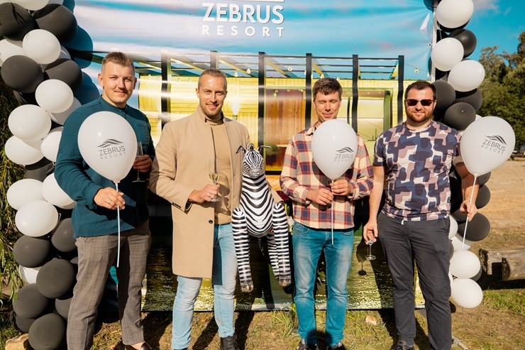 Pie gleznaina ezera Zemgalē atklāj romantiskas naktsmītnes – «Zebrus resort». Foto: Zebrus resort Pie gleznaina ezera Zemgalē atklāj romantiskas naktsmītnes – «Zebrus resort». Foto: Zebrus resort 344286