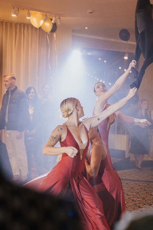 «Baltic Beach Hotel & SPA» pulcē draugus uz dāsnuma un izdevīgo piedāvājumu gadatirgu «Saulainā nakts». Foto: Artis Veigurs «Baltic Beach Hotel & SPA» pulcē draugus uz dāsnuma un izdevīgo piedāvājumu gadatirgu «Saulainā nakts». Foto: Artis Veigurs 345161