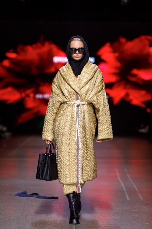 Rīgas modes nedēļa piedāvā iepazīties ar kolekciju STOCKMANN x LATVIAN DESIGNERS no Latvijas. Foto: Mark Litvyakov Rīgas modes nedēļa piedāvā iepazīties ar kolekciju STOCKMANN x LATVIAN DESIGNERS no Latvijas. Foto: Mark Litvyakov 345689