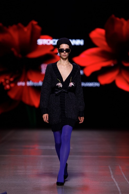 Rīgas modes nedēļa piedāvā iepazīties ar kolekciju STOCKMANN x LATVIAN DESIGNERS no Latvijas. Foto: Mark Litvyakov Rīgas modes nedēļa piedāvā iepazīties ar kolekciju STOCKMANN x LATVIAN DESIGNERS no Latvijas. Foto: Mark Litvyakov 345693
