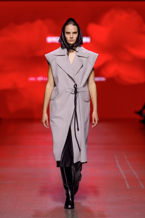 Rīgas modes nedēļa piedāvā iepazīties ar kolekciju STOCKMANN x LATVIAN DESIGNERS no Latvijas. Foto: Mark Litvyakov Rīgas modes nedēļa piedāvā iepazīties ar kolekciju STOCKMANN x LATVIAN DESIGNERS no Latvijas. Foto: Mark Litvyakov 345707