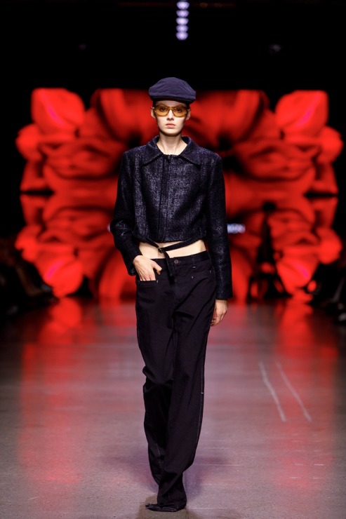 Rīgas modes nedēļa piedāvā iepazīties ar kolekciju STOCKMANN x LATVIAN DESIGNERS no Latvijas. Foto: Mark Litvyakov Rīgas modes nedēļa piedāvā iepazīties ar kolekciju STOCKMANN x LATVIAN DESIGNERS no Latvijas. Foto: Mark Litvyakov 345709
