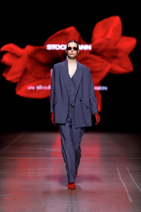 Rīgas modes nedēļa piedāvā iepazīties ar kolekciju STOCKMANN x LATVIAN DESIGNERS no Latvijas. Foto: Mark Litvyakov Rīgas modes nedēļa piedāvā iepazīties ar kolekciju STOCKMANN x LATVIAN DESIGNERS no Latvijas. Foto: Mark Litvyakov 345716