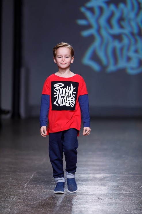Rīgas modes nedēļa piedāvā iepazīties ar bērnu apģērbu kolekciju ROCK & MOUSE no Latvijas. Foto: Mark Litvyakov Rīgas modes nedēļa piedāvā iepazīties ar bērnu apģērbu kolekciju ROCK & MOUSE no Latvijas. Foto: Mark Litvyakov 345949