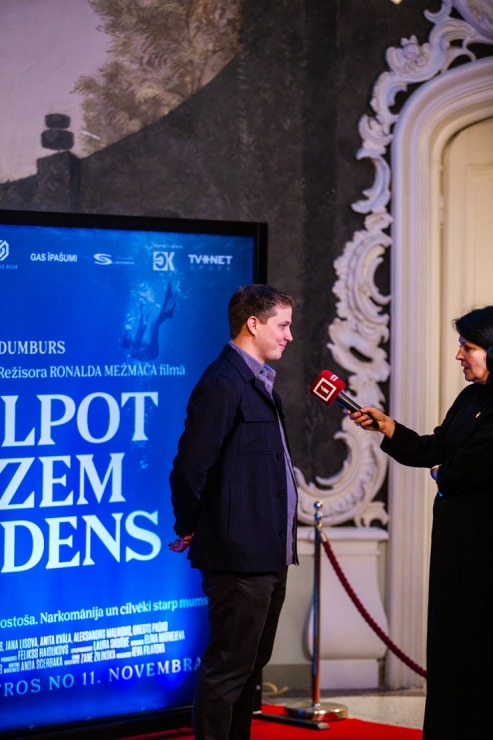 Pirmizrādi piedzīvoja pašmāju sociālā drāma “Elpot zem ūdens” . Foto: Jūlija Vasiļjeva 346502