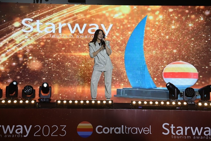 «Coral Travel Baltics» Turcijā svinīgi pateicas Latvijas tūrisma aģentūrām par sadarbību. Foto: CoralTravel.lv «Coral Travel Baltics» Turcijā svinīgi pateicas Latvijas tūrisma aģentūrām par sadarbību. Foto: CoralTravel.lv 346585
