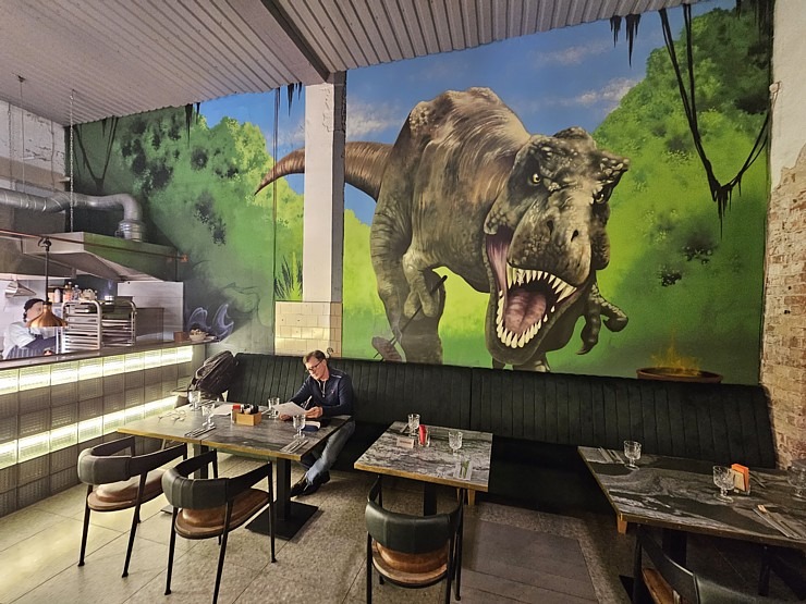 Rīgas Tallinas ielas kvartālā atvēries jauns restorāns «RED», kur garneles var ēst, cik lien vēderā Rīgas Tallinas ielas kvartālā atvēries jauns restorāns «RED», kur garneles var ēst, cik lien vēderā 346727