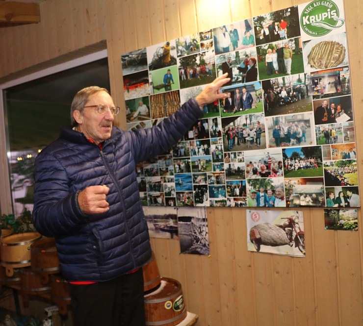 Travelnews.lv apmeklē nēģu cepēju «Krupis» Carnikavā un izbauda karstus nēģus 347323