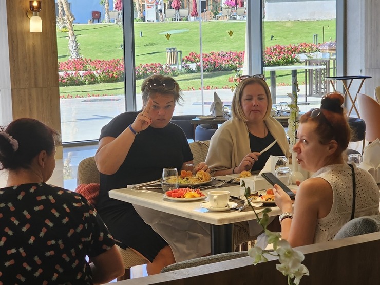 Travelnews.lv sadarbībā ar «ANEX Tour» izbauda jaunās Šarm eš Šeihas viesnīcas «Rixos Radamis» brokastis Travelnews.lv sadarbībā ar «ANEX Tour» izbauda jaunās Šarm eš Šeihas viesnīcas «Rixos Radamis» brokastis 347504