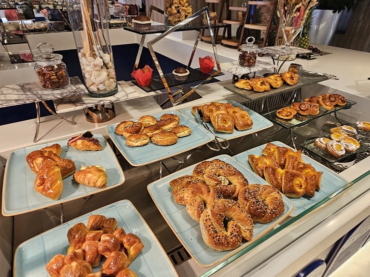 Travelnews.lv sadarbībā ar «ANEX Tour» izbauda jaunās Šarm eš Šeihas viesnīcas «Rixos Radamis» brokastis Travelnews.lv sadarbībā ar «ANEX Tour» izbauda jaunās Šarm eš Šeihas viesnīcas «Rixos Radamis» brokastis 347543