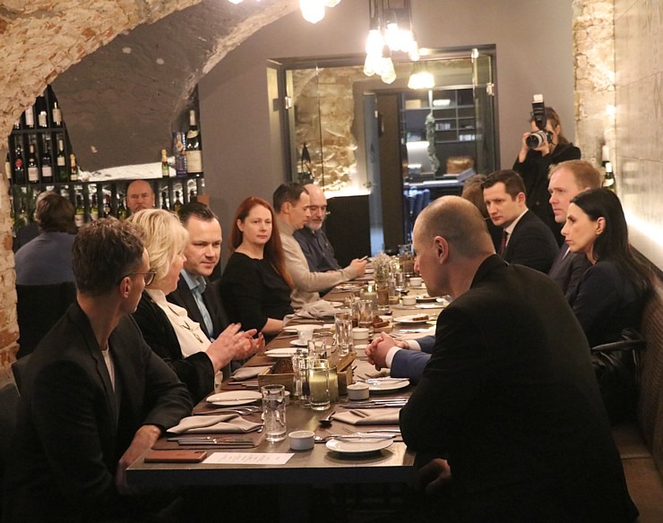 Latvijas Restorānu biedrība tiekas seminārā un Rīgas viesnīcas «Pullman Riga Old Town» pusdienās ar Ekonomikas ministru Viktoru Valaini Latvijas Restorānu biedrība tiekas seminārā un Rīgas viesnīcas «Pullman Riga Old Town» pusdienās ar Ekonomikas ministru Viktoru Valaini 348842