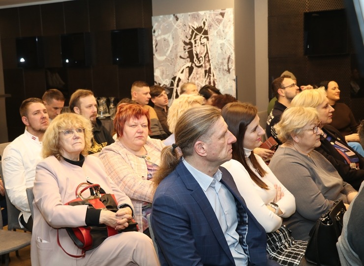 Pavāru kluba 20.gadu jubilejas kopsapulce notiek viesnīcā «Pullman Riga Old Town». Foto: Līga Elsiņa-Zuicena / Aivars Mackevičs Pavāru kluba 20.gadu jubilejas kopsapulce notiek viesnīcā «Pullman Riga Old Town». Foto: Līga Elsiņa-Zuicena / Aivars Mackevičs 348962