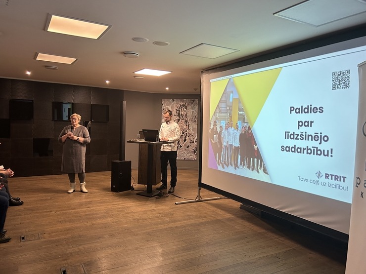 Pavāru kluba 20.gadu jubilejas kopsapulce notiek viesnīcā «Pullman Riga Old Town». Foto: Līga Elsiņa-Zuicena / Aivars Mackevičs Pavāru kluba 20.gadu jubilejas kopsapulce notiek viesnīcā «Pullman Riga Old Town». Foto: Līga Elsiņa-Zuicena / Aivars Mackevičs 348973