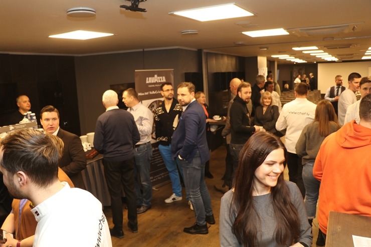 Pavāru kluba 20.gadu jubilejas kopsapulce notiek viesnīcā «Pullman Riga Old Town». Foto: Līga Elsiņa-Zuicena / Aivars Mackevičs Pavāru kluba 20.gadu jubilejas kopsapulce notiek viesnīcā «Pullman Riga Old Town». Foto: Līga Elsiņa-Zuicena / Aivars Mackevičs 348986