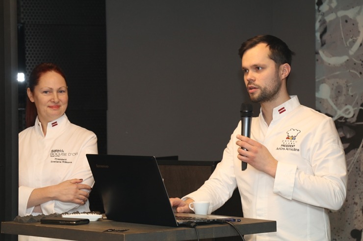 Pavāru kluba 20.gadu jubilejas kopsapulce notiek viesnīcā «Pullman Riga Old Town». Foto: Līga Elsiņa-Zuicena / Aivars Mackevičs Pavāru kluba 20.gadu jubilejas kopsapulce notiek viesnīcā «Pullman Riga Old Town». Foto: Līga Elsiņa-Zuicena / Aivars Mackevičs 348947