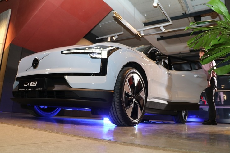 Autocentrs «Mūsa Motors Rīga» izsmalcinātā veidā prezentē jauno un elektrisko «Volvo EX30» 349423