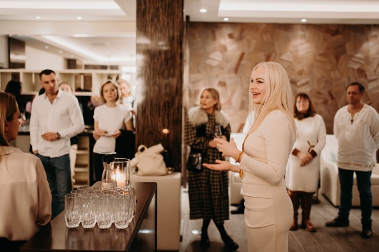 Vecrīgas «Grand Hotel Kempinski Riga» atklāj ekskluzīvo Dzintara terapijas SPA rituālu. Foto: Kempinski.com Vecrīgas «Grand Hotel Kempinski Riga» atklāj ekskluzīvo Dzintara terapijas SPA rituālu. Foto: Kempinski.com 349972