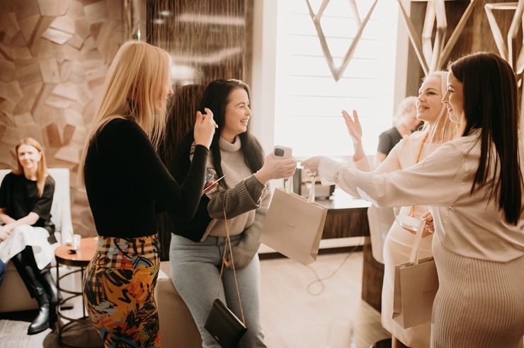 Vecrīgas «Grand Hotel Kempinski Riga» atklāj ekskluzīvo Dzintara terapijas SPA rituālu. Foto: Kempinski.com Vecrīgas «Grand Hotel Kempinski Riga» atklāj ekskluzīvo Dzintara terapijas SPA rituālu. Foto: Kempinski.com 349981
