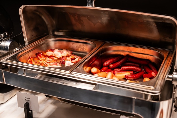 Tagad drošas agra rīta brokastis ir garantētas ar aplikācijas «Eatinhotels.lv» palīdzību. Foto: Eatinhotels.lv Tagad drošas agra rīta brokastis ir garantētas ar aplikācijas «Eatinhotels.lv» palīdzību. Foto: Eatinhotels.lv 350045