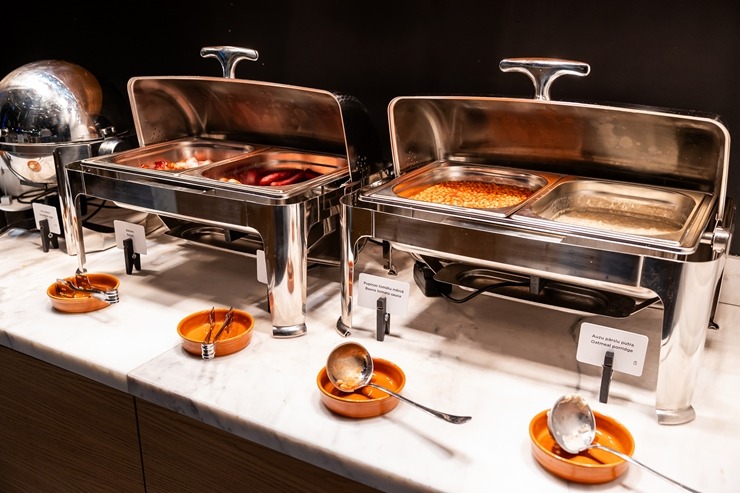 Tagad drošas agra rīta brokastis ir garantētas ar aplikācijas «Eatinhotels.lv» palīdzību. Foto: Eatinhotels.lv Tagad drošas agra rīta brokastis ir garantētas ar aplikācijas «Eatinhotels.lv» palīdzību. Foto: Eatinhotels.lv 350046