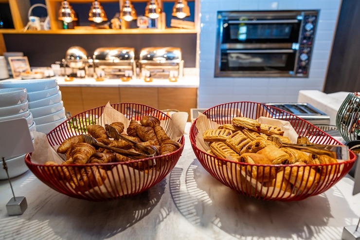 Tagad drošas agra rīta brokastis ir garantētas ar aplikācijas «Eatinhotels.lv» palīdzību. Foto: Eatinhotels.lv Tagad drošas agra rīta brokastis ir garantētas ar aplikācijas «Eatinhotels.lv» palīdzību. Foto: Eatinhotels.lv 350049