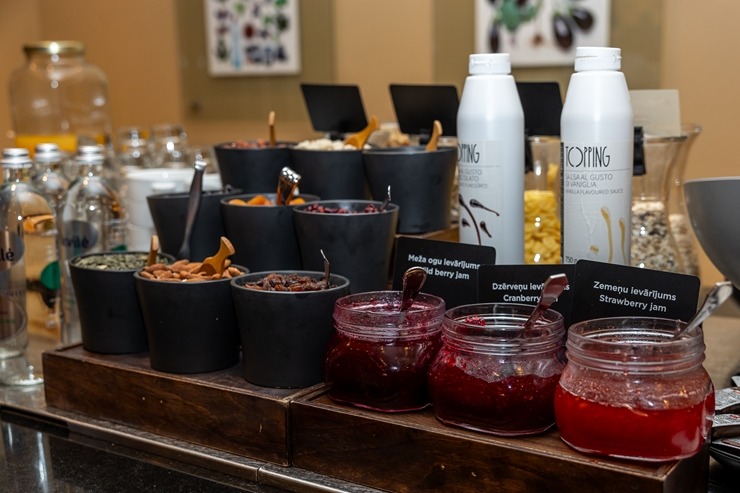 Tagad drošas agra rīta brokastis ir garantētas ar aplikācijas «Eatinhotels.lv» palīdzību. Foto: Eatinhotels.lv Tagad drošas agra rīta brokastis ir garantētas ar aplikācijas «Eatinhotels.lv» palīdzību. Foto: Eatinhotels.lv 350055