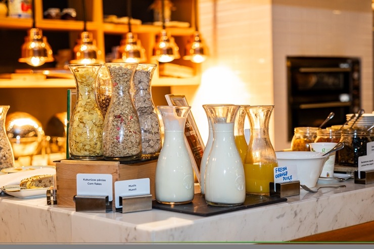 Tagad drošas agra rīta brokastis ir garantētas ar aplikācijas «Eatinhotels.lv» palīdzību. Foto: Eatinhotels.lv Tagad drošas agra rīta brokastis ir garantētas ar aplikācijas «Eatinhotels.lv» palīdzību. Foto: Eatinhotels.lv 350030