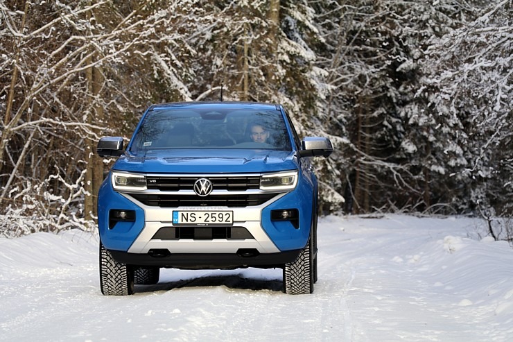 Apceļojam Latviju ar otrās paaudzes 6 cilindru jaudīgo «VW Amarok» 350095