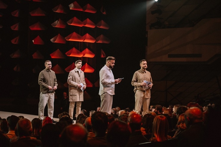 Skati latgaliešu kultūras gada balvas «Boņuks 2023» pasniegšanu. Foto: Dagnija Bernāne / Latgales vēstniecība GORS Skati latgaliešu kultūras gada balvas «Boņuks 2023» pasniegšanu. Foto: Dagnija Bernāne / Latgales vēstniecība GORS 350506