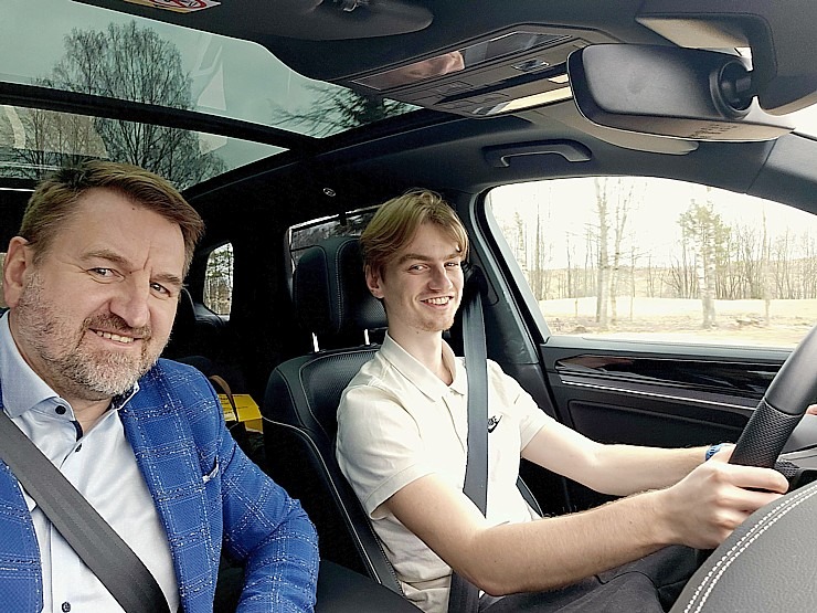 Apceļojam pavasarīgo Latgali ar jauno un 284 zirgspēku jaudīgo «VW Touareg» 350824