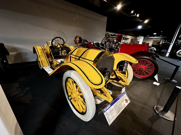 Iepazīstam ASV Nacionālais automobiļu muzeja eksponātus no Viljama F. Hara kolekcijas Nevadas štatā. Foto: Jānis Putniņš Iepazīstam ASV Nacionālais automobiļu muzeja eksponātus no Viljama F. Hara kolekcijas Nevadas štatā. Foto: Jānis Putniņš 350948