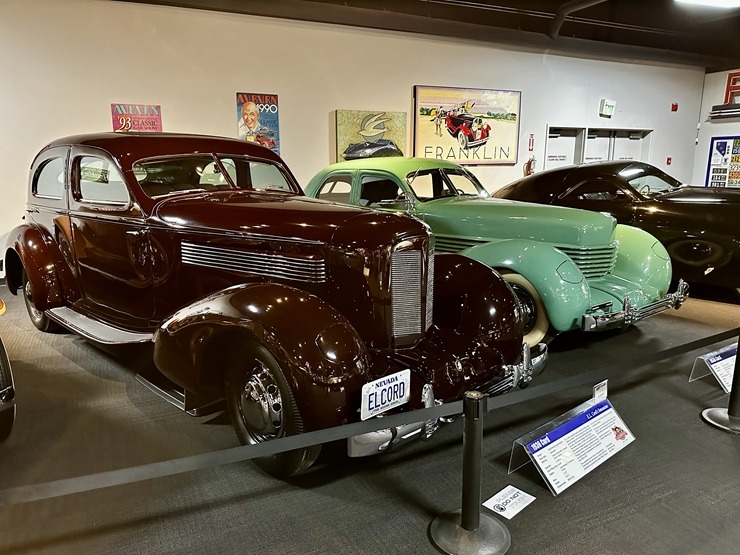 Iepazīstam ASV Nacionālais automobiļu muzeja eksponātus no Viljama F. Hara kolekcijas Nevadas štatā. Foto: Jānis Putniņš Iepazīstam ASV Nacionālais automobiļu muzeja eksponātus no Viljama F. Hara kolekcijas Nevadas štatā. Foto: Jānis Putniņš 350968