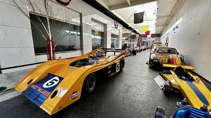 Iepazīstam ASV Nacionālais automobiļu muzeja eksponātus no Viljama F. Hara kolekcijas Nevadas štatā. Foto: Jānis Putniņš Iepazīstam ASV Nacionālais automobiļu muzeja eksponātus no Viljama F. Hara kolekcijas Nevadas štatā. Foto: Jānis Putniņš 350986