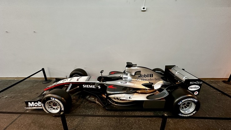 Iepazīstam ASV Nacionālais automobiļu muzeja eksponātus no Viljama F. Hara kolekcijas Nevadas štatā. Foto: Jānis Putniņš Iepazīstam ASV Nacionālais automobiļu muzeja eksponātus no Viljama F. Hara kolekcijas Nevadas štatā. Foto: Jānis Putniņš 350988