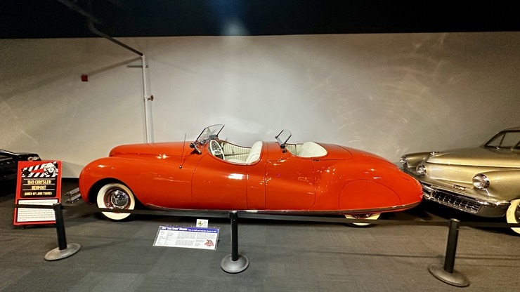 Iepazīstam ASV Nacionālais automobiļu muzeja eksponātus no Viljama F. Hara kolekcijas Nevadas štatā. Foto: Jānis Putniņš Iepazīstam ASV Nacionālais automobiļu muzeja eksponātus no Viljama F. Hara kolekcijas Nevadas štatā. Foto: Jānis Putniņš 351001