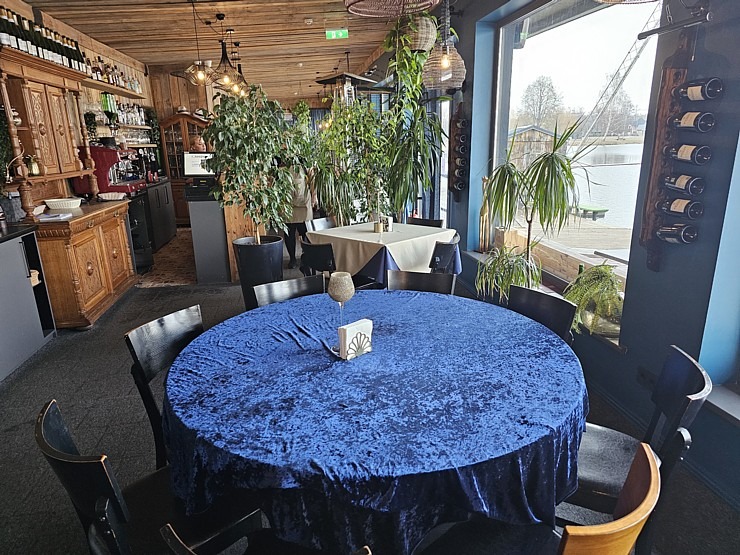Travelnews.lv pēc 20 km pārgājiena dodas ieturēt maltīti Ozolnieku restorānā «Masti Grill&Chill» Travelnews.lv pēc 20 km pārgājiena dodas ieturēt maltīti Ozolnieku restorānā «Masti Grill&Chill» 351127